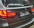 Серый БМВ Х5, объемом двигателя 3 л и пробегом 195 тыс. км за 26000 $, фото 3 на Automoto.ua
