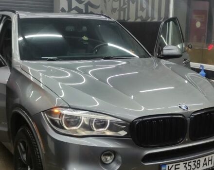 Серый БМВ Х5, объемом двигателя 3 л и пробегом 195 тыс. км за 26000 $, фото 1 на Automoto.ua