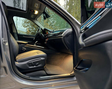 Серый БМВ Х5, объемом двигателя 2.99 л и пробегом 295 тыс. км за 24500 $, фото 25 на Automoto.ua