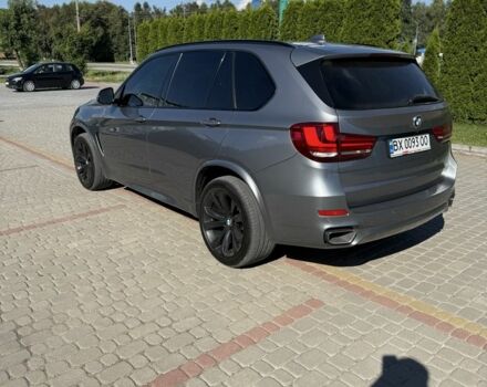 Сірий БМВ Х5, об'ємом двигуна 3 л та пробігом 278 тис. км за 28500 $, фото 3 на Automoto.ua