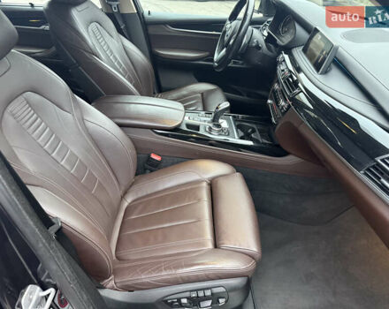 Серый БМВ Х5, объемом двигателя 2.99 л и пробегом 259 тыс. км за 27999 $, фото 16 на Automoto.ua