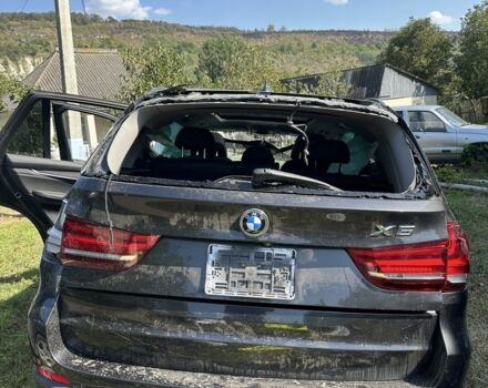 Серый БМВ Х5, объемом двигателя 3 л и пробегом 237 тыс. км за 100 $, фото 13 на Automoto.ua