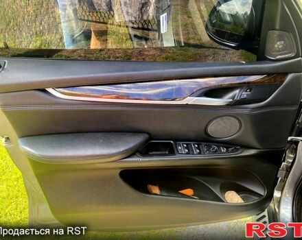 Серый БМВ Х5, объемом двигателя 3 л и пробегом 308 тыс. км за 28000 $, фото 5 на Automoto.ua