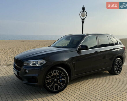 Сірий БМВ Х5, об'ємом двигуна 2 л та пробігом 180 тис. км за 25800 $, фото 2 на Automoto.ua