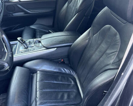 Сірий БМВ Х5, об'ємом двигуна 2.99 л та пробігом 300 тис. км за 25000 $, фото 1 на Automoto.ua