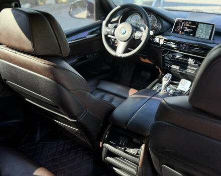 Серый БМВ Х5, объемом двигателя 3 л и пробегом 305 тыс. км за 28000 $, фото 13 на Automoto.ua