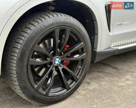 Серый БМВ Х5, объемом двигателя 3 л и пробегом 294 тыс. км за 22100 $, фото 14 на Automoto.ua
