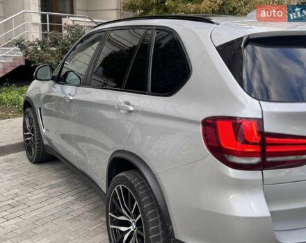 Серый БМВ Х5, объемом двигателя 3 л и пробегом 161 тыс. км за 21990 $, фото 42 на Automoto.ua