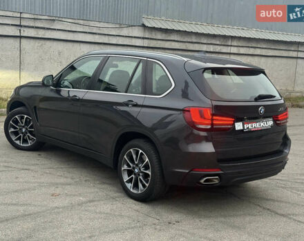 Серый БМВ Х5, объемом двигателя 2.99 л и пробегом 259 тыс. км за 27999 $, фото 3 на Automoto.ua