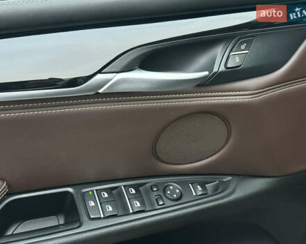 Серый БМВ Х5, объемом двигателя 2.99 л и пробегом 259 тыс. км за 27999 $, фото 10 на Automoto.ua