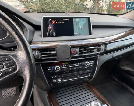 Серый БМВ Х5, объемом двигателя 3 л и пробегом 161 тыс. км за 21990 $, фото 60 на Automoto.ua