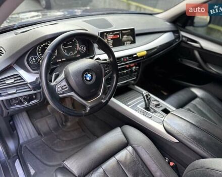 Серый БМВ Х5, объемом двигателя 2 л и пробегом 271 тыс. км за 21950 $, фото 10 на Automoto.ua