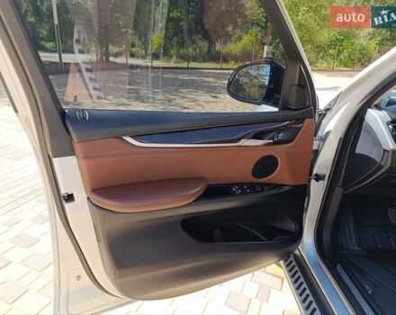 Серый БМВ Х5, объемом двигателя 2.99 л и пробегом 295 тыс. км за 19700 $, фото 11 на Automoto.ua