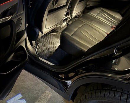 Серый БМВ Х5, объемом двигателя 2 л и пробегом 268 тыс. км за 21500 $, фото 8 на Automoto.ua