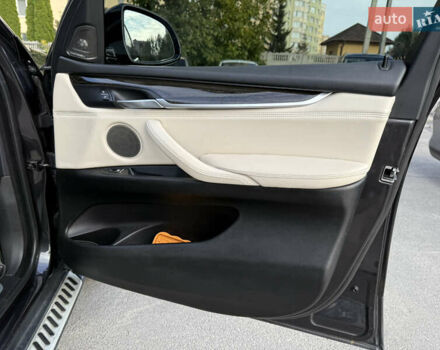 Серый БМВ Х5, объемом двигателя 2.99 л и пробегом 230 тыс. км за 27000 $, фото 18 на Automoto.ua