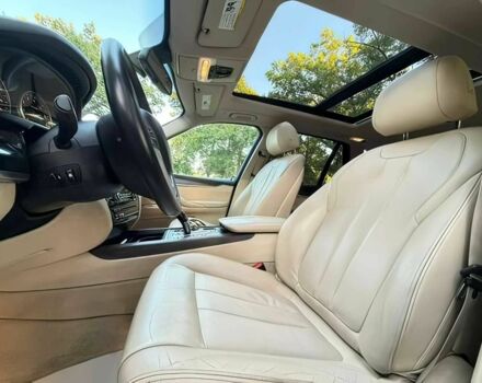 Серый БМВ Х5, объемом двигателя 3 л и пробегом 89 тыс. км за 5300 $, фото 6 на Automoto.ua