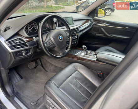Серый БМВ Х5, объемом двигателя 3 л и пробегом 161 тыс. км за 21990 $, фото 52 на Automoto.ua