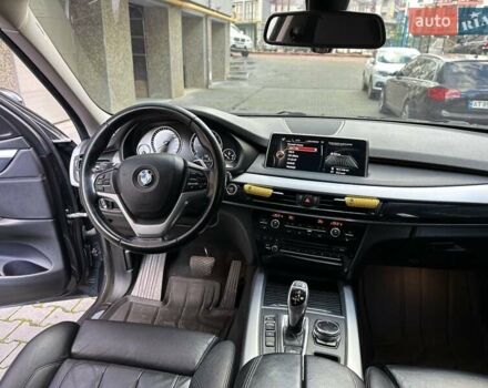 Серый БМВ Х5, объемом двигателя 2 л и пробегом 271 тыс. км за 21950 $, фото 16 на Automoto.ua