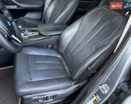 Сірий БМВ Х5, об'ємом двигуна 3 л та пробігом 205 тис. км за 19900 $, фото 28 на Automoto.ua