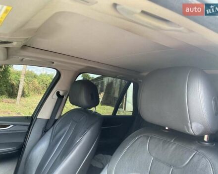 Серый БМВ Х5, объемом двигателя 3 л и пробегом 308 тыс. км за 28000 $, фото 5 на Automoto.ua