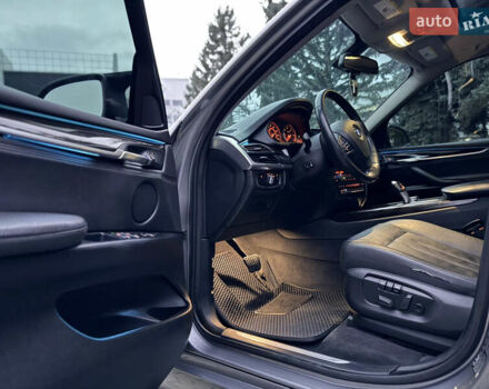 Серый БМВ Х5, объемом двигателя 2.99 л и пробегом 295 тыс. км за 24500 $, фото 23 на Automoto.ua