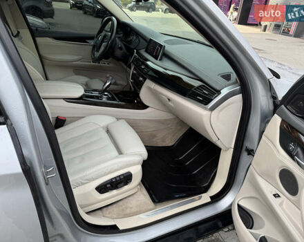 Серый БМВ Х5, объемом двигателя 2.98 л и пробегом 350 тыс. км за 18000 $, фото 10 на Automoto.ua