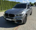 Серый БМВ Х5, объемом двигателя 3 л и пробегом 305 тыс. км за 28000 $, фото 2 на Automoto.ua
