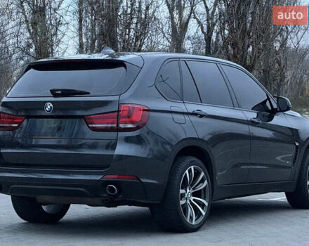 Серый БМВ Х5, объемом двигателя 2 л и пробегом 268 тыс. км за 21500 $, фото 4 на Automoto.ua