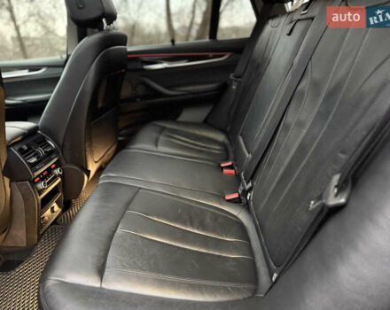 Серый БМВ Х5, объемом двигателя 3 л и пробегом 240 тыс. км за 19900 $, фото 14 на Automoto.ua