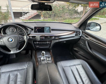 Серый БМВ Х5, объемом двигателя 3 л и пробегом 161 тыс. км за 21990 $, фото 72 на Automoto.ua