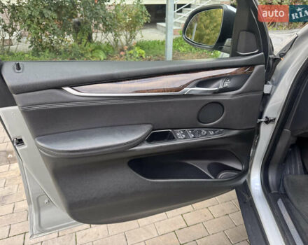 Серый БМВ Х5, объемом двигателя 3 л и пробегом 161 тыс. км за 21990 $, фото 53 на Automoto.ua