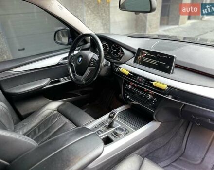 Серый БМВ Х5, объемом двигателя 2 л и пробегом 271 тыс. км за 21950 $, фото 12 на Automoto.ua