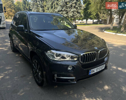 Сірий БМВ Х5, об'ємом двигуна 2 л та пробігом 196 тис. км за 26500 $, фото 2 на Automoto.ua