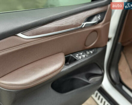 Серый БМВ Х5, объемом двигателя 3 л и пробегом 294 тыс. км за 22100 $, фото 32 на Automoto.ua