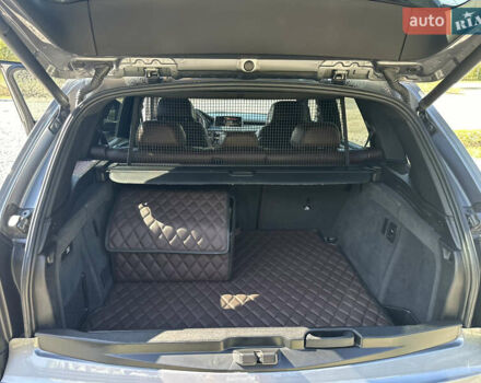 Серый БМВ Х5, объемом двигателя 3 л и пробегом 290 тыс. км за 29500 $, фото 17 на Automoto.ua