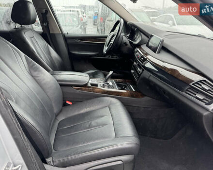 Сірий БМВ Х5, об'ємом двигуна 3 л та пробігом 240 тис. км за 15400 $, фото 18 на Automoto.ua
