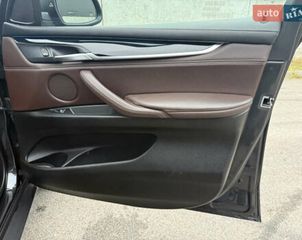 Серый БМВ Х5, объемом двигателя 2.99 л и пробегом 259 тыс. км за 27999 $, фото 13 на Automoto.ua