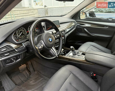 Серый БМВ Х5, объемом двигателя 3 л и пробегом 138 тыс. км за 23000 $, фото 5 на Automoto.ua