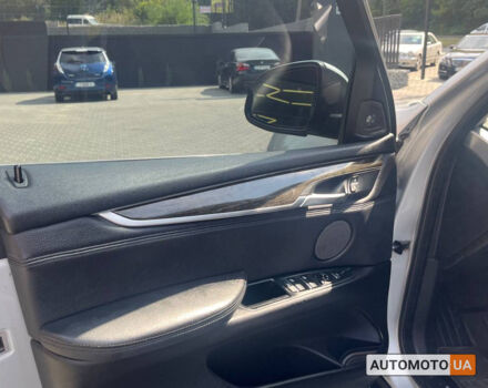 Серый БМВ Х5, объемом двигателя 3 л и пробегом 303 тыс. км за 21700 $, фото 7 на Automoto.ua