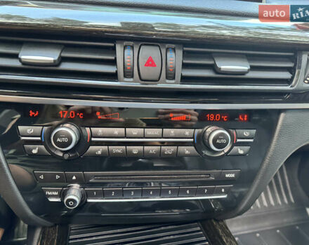 Серый БМВ Х5, объемом двигателя 2.98 л и пробегом 160 тыс. км за 25000 $, фото 15 на Automoto.ua