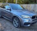 Серый БМВ Х5, объемом двигателя 3 л и пробегом 77 тыс. км за 8000 $, фото 1 на Automoto.ua