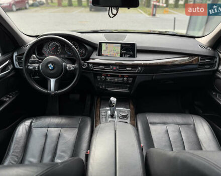 Сірий БМВ Х5, об'ємом двигуна 2.98 л та пробігом 159 тис. км за 22300 $, фото 41 на Automoto.ua