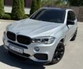 Серый БМВ Х5, объемом двигателя 3 л и пробегом 158 тыс. км за 21900 $, фото 1 на Automoto.ua