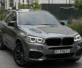 Серый БМВ Х5, объемом двигателя 3 л и пробегом 253 тыс. км за 28000 $, фото 2 на Automoto.ua