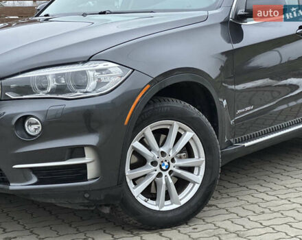 Серый БМВ Х5, объемом двигателя 3 л и пробегом 198 тыс. км за 25999 $, фото 7 на Automoto.ua