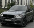 Серый БМВ Х5, объемом двигателя 3 л и пробегом 253 тыс. км за 28000 $, фото 1 на Automoto.ua