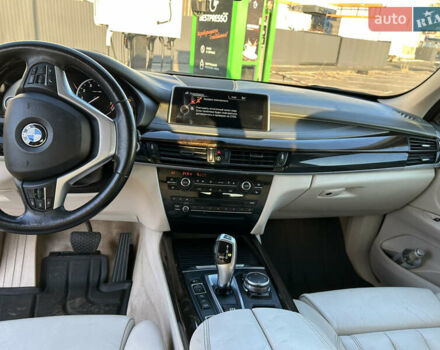 Серый БМВ Х5, объемом двигателя 2 л и пробегом 235 тыс. км за 27500 $, фото 11 на Automoto.ua