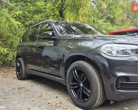 Серый БМВ Х5, объемом двигателя 3 л и пробегом 252 тыс. км за 21900 $, фото 1 на Automoto.ua