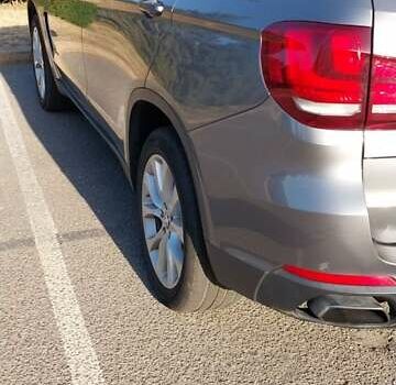 Серый БМВ Х5, объемом двигателя 2 л и пробегом 170 тыс. км за 23999 $, фото 13 на Automoto.ua