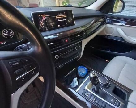 Серый БМВ Х5, объемом двигателя 3 л и пробегом 192 тыс. км за 23000 $, фото 2 на Automoto.ua